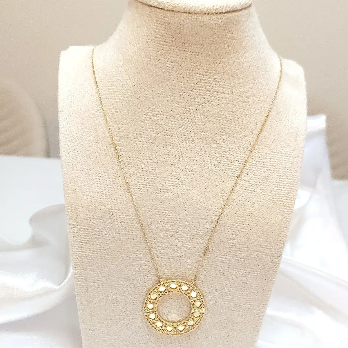 Open Circle Pendant Necklace