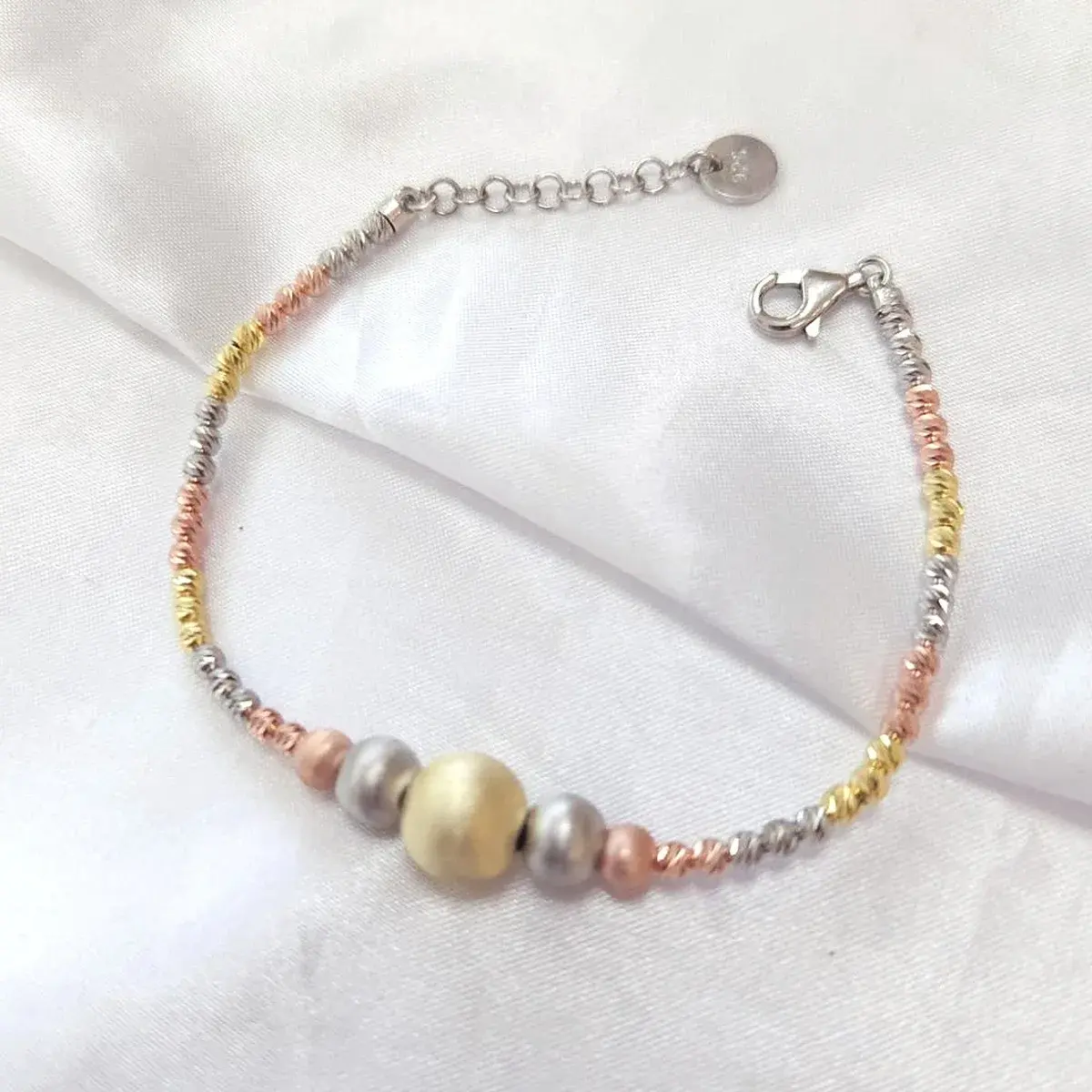 Tri-Tone Beaded Bracelet with Centre Bead
