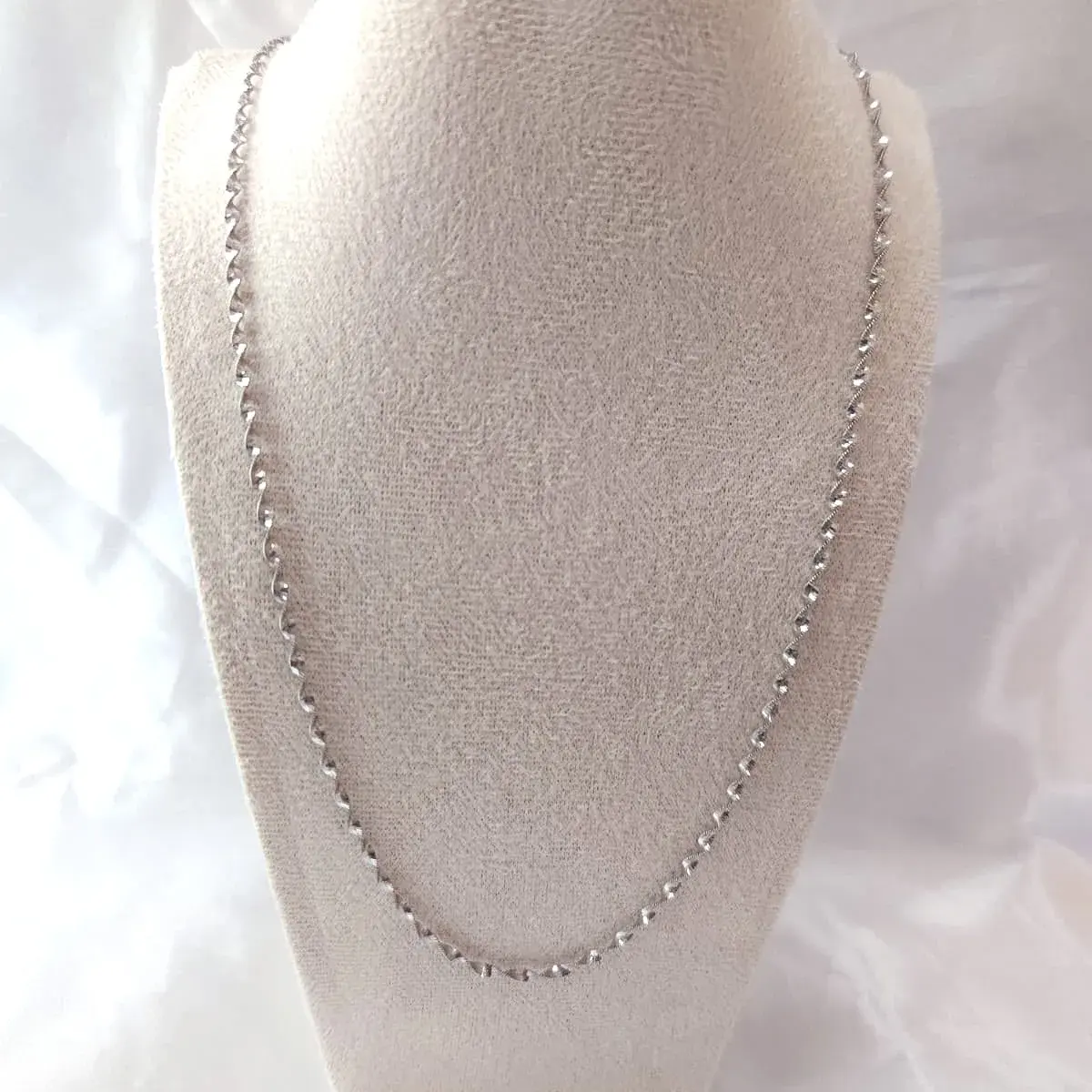 Diamond-Cut Twisted Bead Chain Necklace