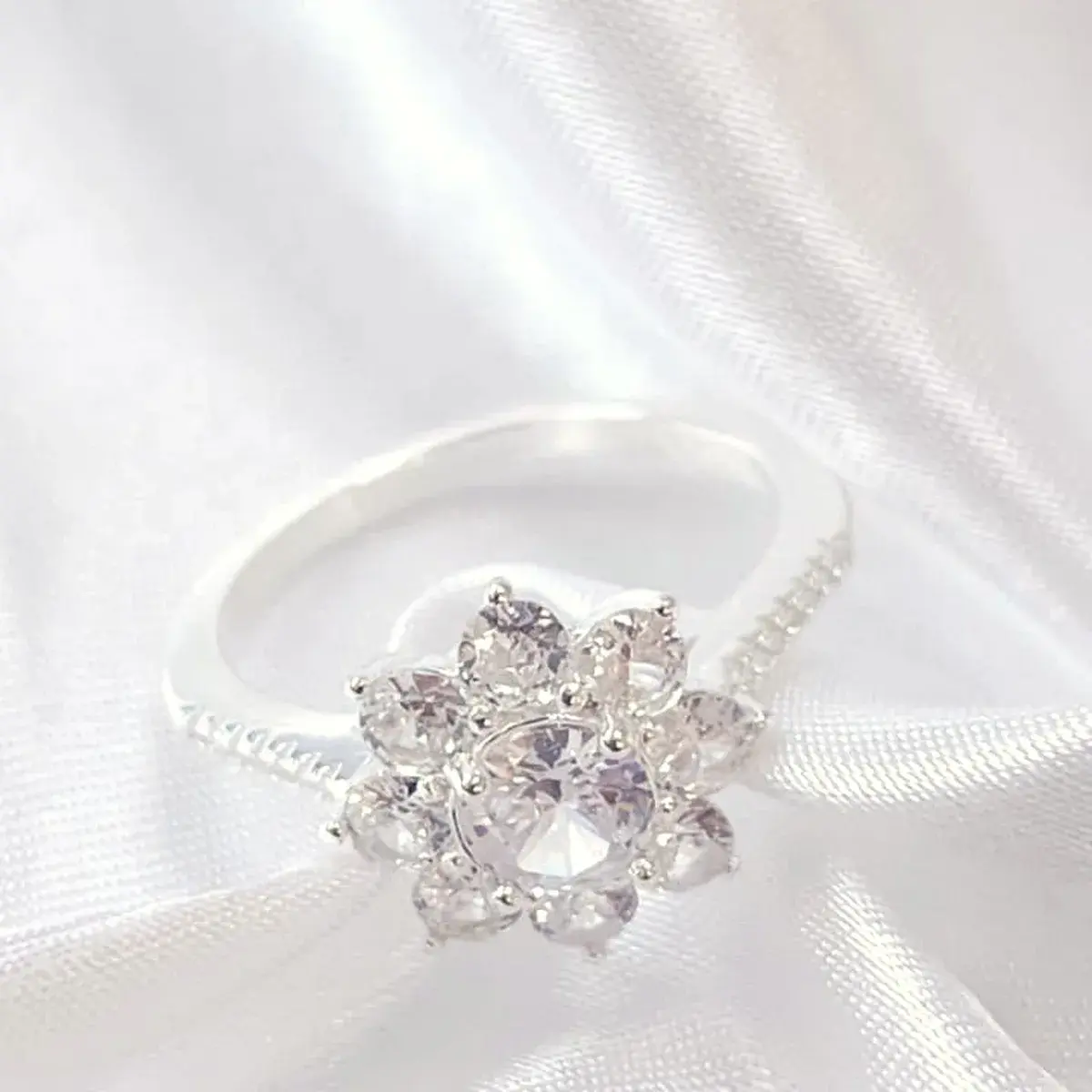 Flower Cluster Ring
