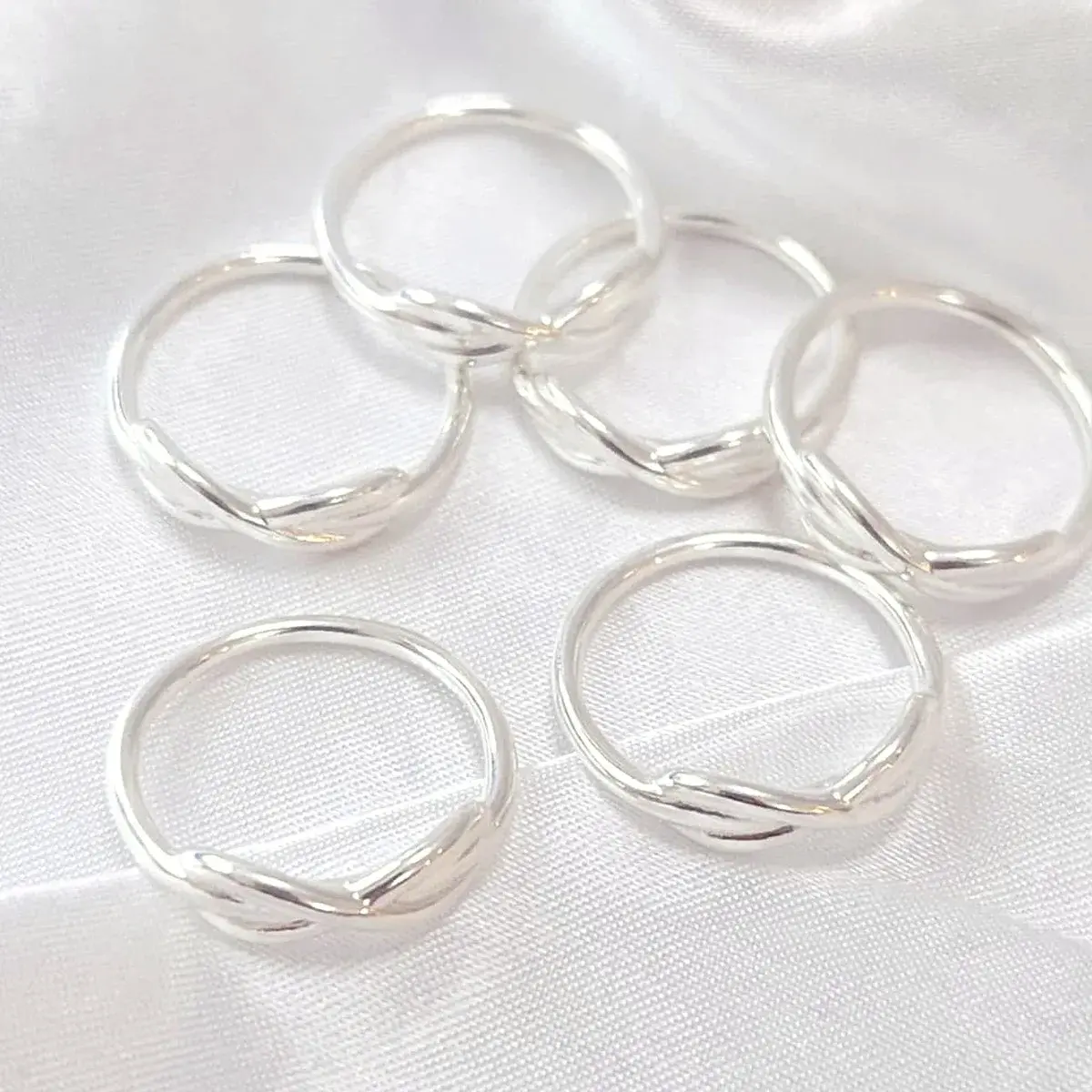 Crossover Twist Band Ring