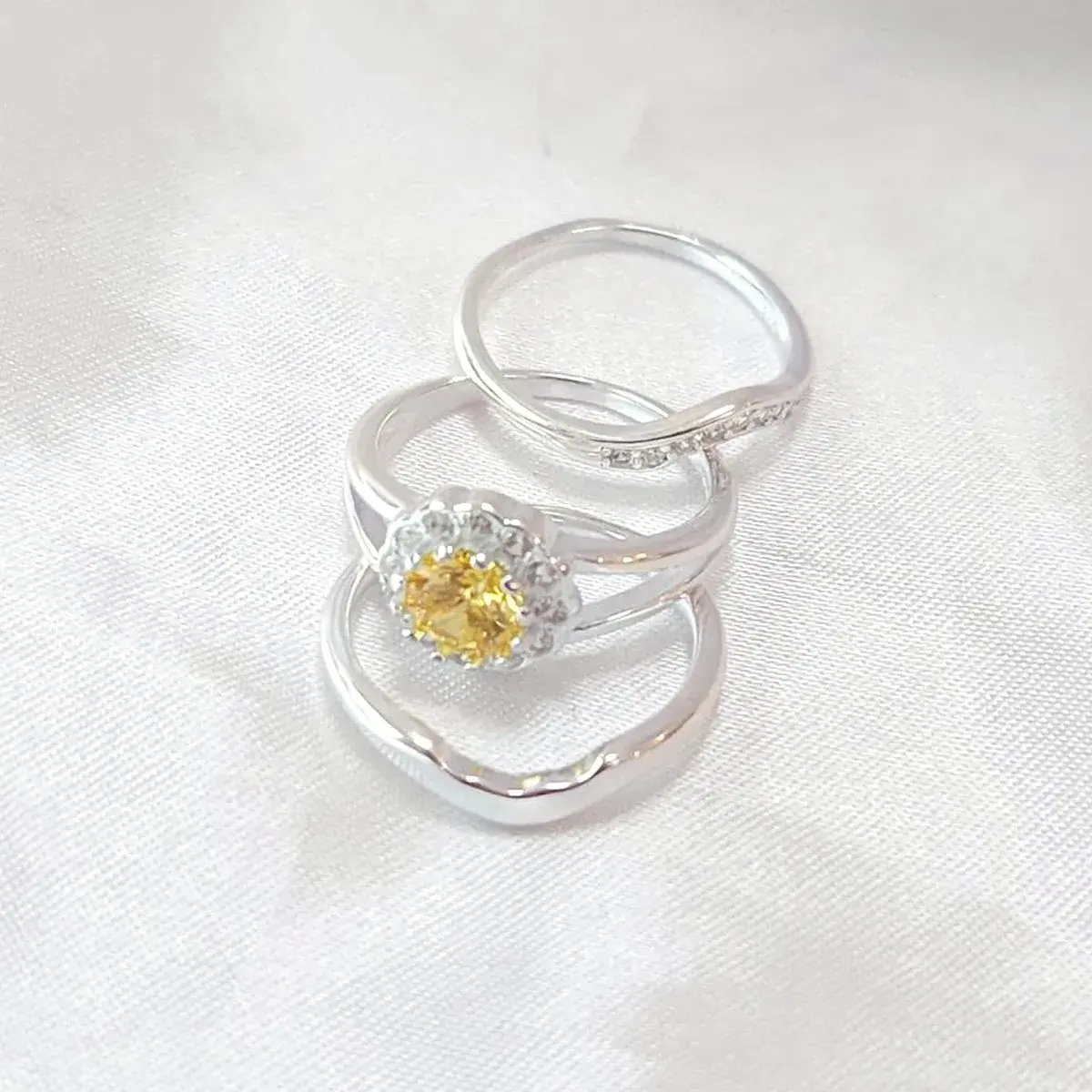 Yellow Stone Halo Ring Set